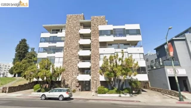 MLS: 41133998 Condo For Sale