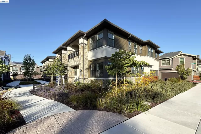 MLS: 41134037 Condo For Sale