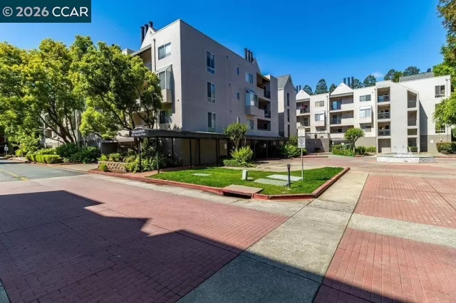 MLS: 41134079 Condo For Sale