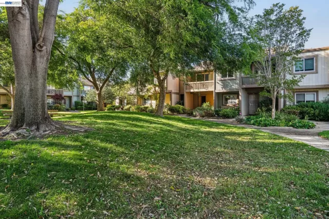 MLS: 41134137 Condo For Sale