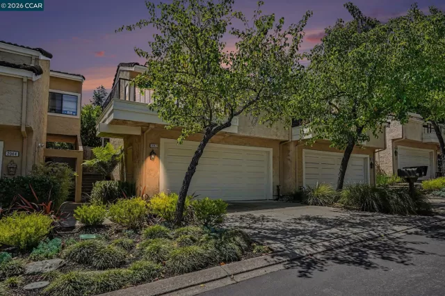 MLS: 41134178 Condo For Sale