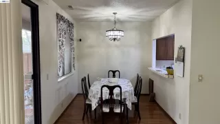 Photo #2: 41134212 Listing 