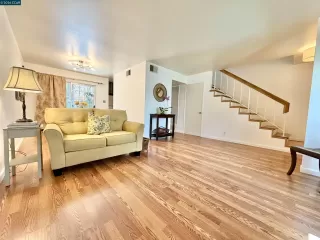 Photo #4: 41134272 Listing