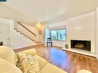 Photo #5: 41134272 Listing