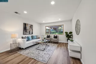Photo #2: 41134426 Listing