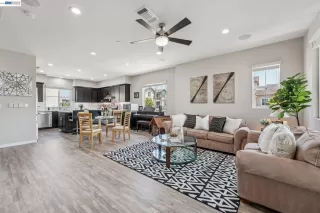 Photo #2: 41134432 Listing 
