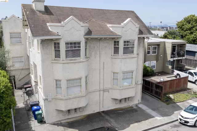 MLS: 41134524 Condo For Sale