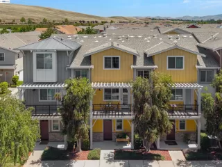 Photo #2: 41134565 Listing