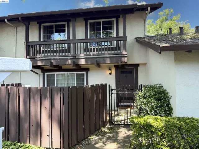MLS: 41134572 Condo For Sale