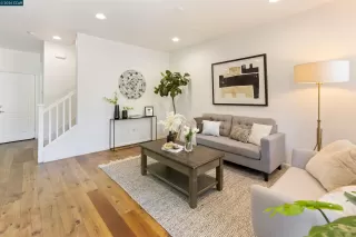 Photo #6: 41134617 Listing