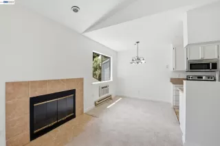 Photo #4: 41134624 Listing