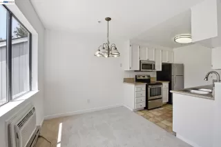 Photo #5: 41134624 Listing