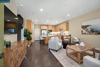 Photo #2: 41134630 Listing 