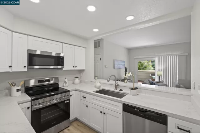 MLS: 41134661 Condo For Sale