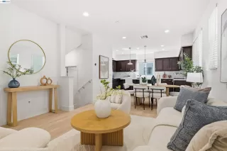 Photo #2: 41134817 Listing 
