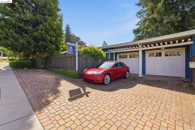 MLS: 41134819 Condo For Sale