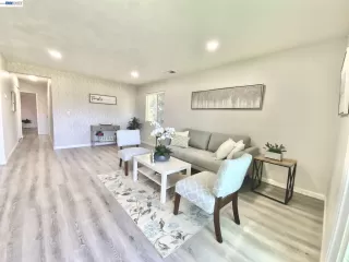 More Details about MLS # 41134918 : 93 SHANIKO CMN # 24