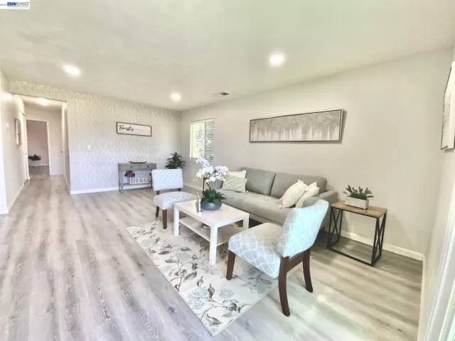 MLS: 41134918 Condo For Sale