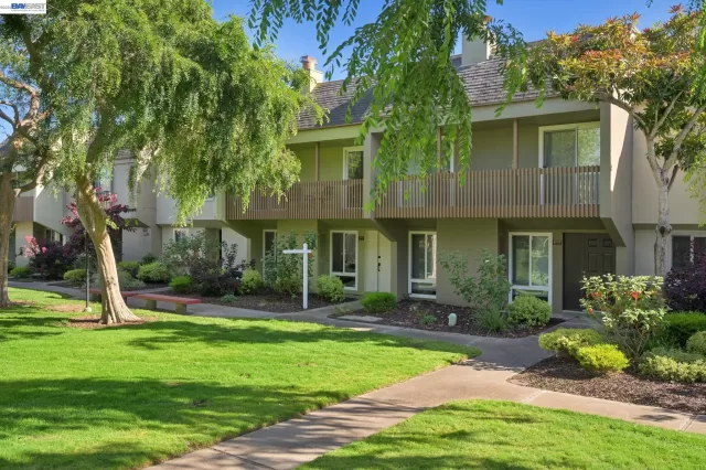 MLS: 41134932 Condo For Sale