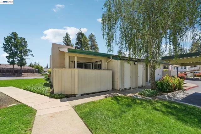 MLS: 41135147 Condo For Sale