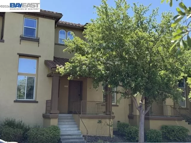 MLS: 41135302 Condo For Sale