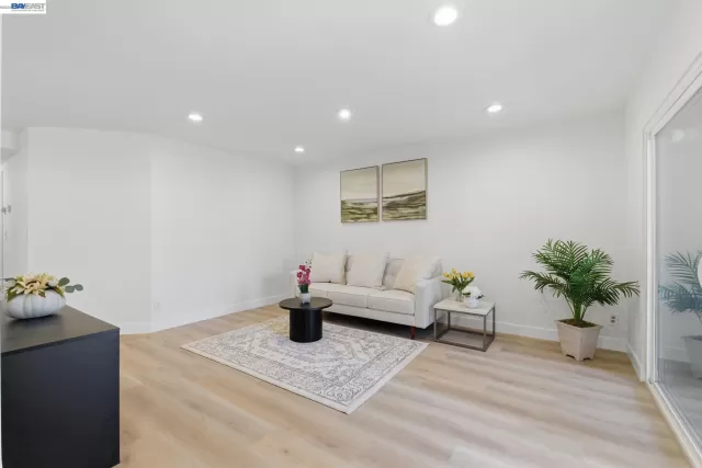 MLS: 41135307 Condo For Sale