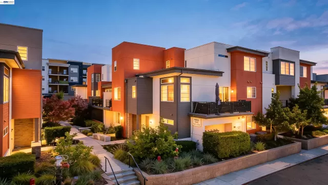 MLS: 41135332 Condo For Sale