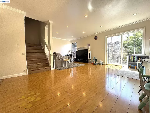 MLS: 41135361 Condo For Sale