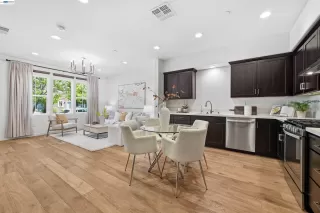 Photo #6: 41135398 Listing