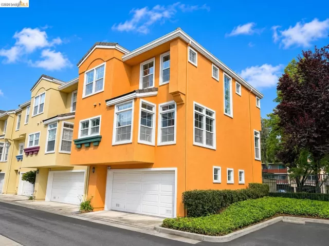 MLS: 41135451 Condo For Sale