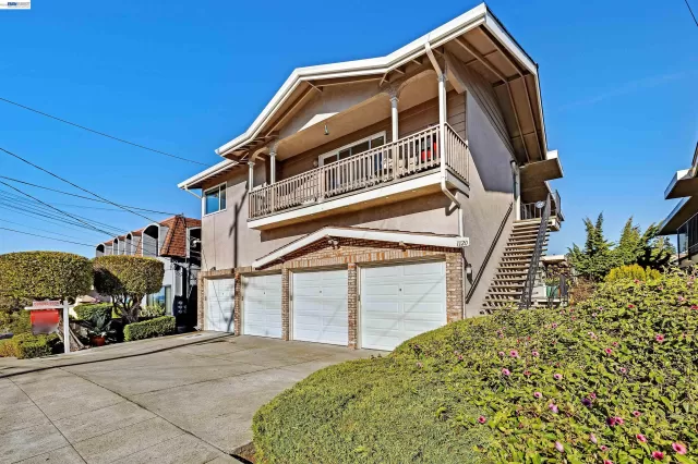 MLS: 41135459 Condo For Sale