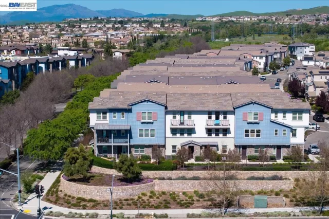 MLS: 41135556 Condo For Sale