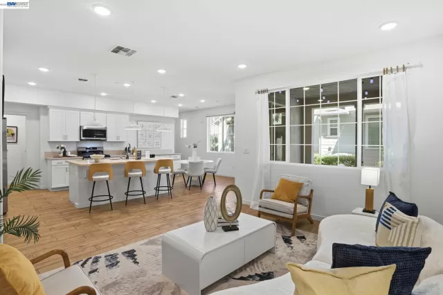 MLS: 41135561 Condo For Sale