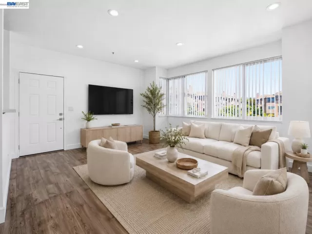 MLS: 41135613 Condo For Sale