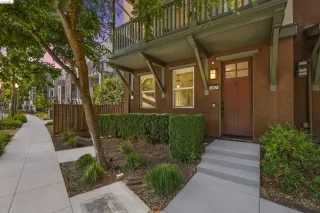 SYMMETRY AT ALAMEDA LANDING Condos for Sale