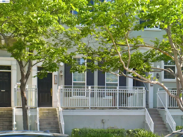 MLS: 41135648 Condo For Sale