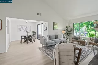 Photo #2: 41135652 Listing 