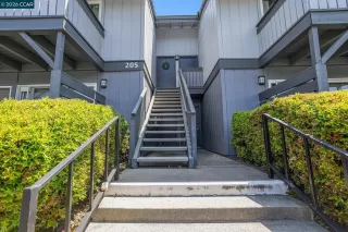 Photo #2: 41135654 Listing
