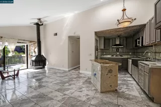 Photo #4: 41135744 Listing