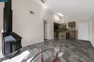 Photo #5: 41135744 Listing