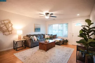 Photo #2: 41135783 Listing
