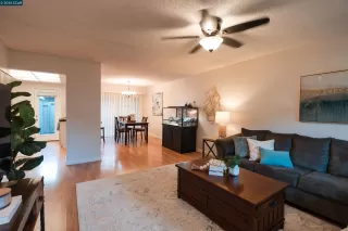 Photo #3: 41135783 Listing
