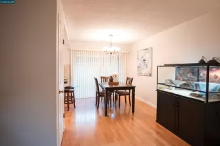 Photo #4: 41135783 Listing