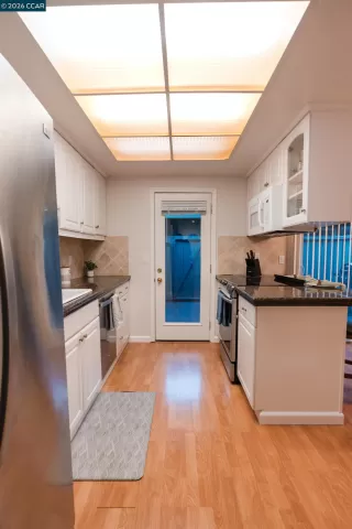 Photo #6: 41135783 Listing
