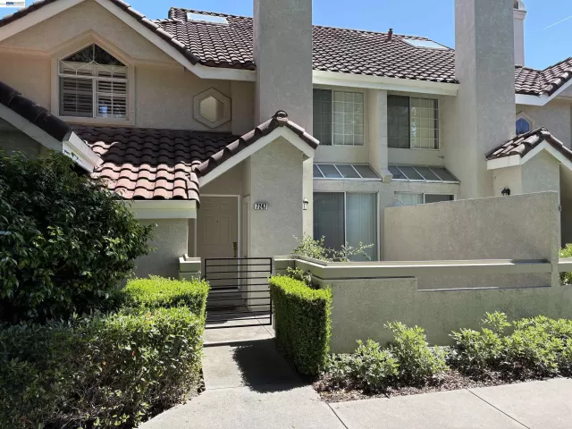 MLS: 41135786 Condo For Sale