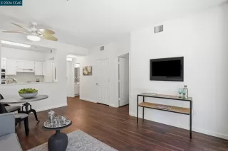 Photo #6: 41135840 Listing