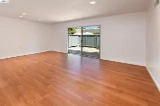 Photo #5: 41135847 Listing