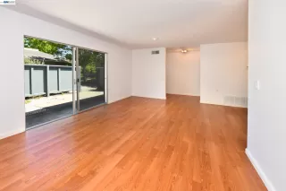 Photo #6: 41135847 Listing