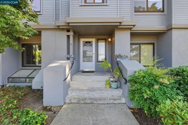 MLS: 41135862 Condo For Sale