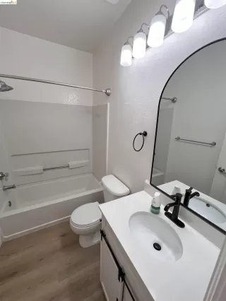 Photo #6: 41135863 Listing